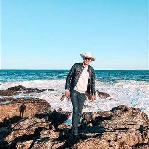 Meet your Posher, Everett